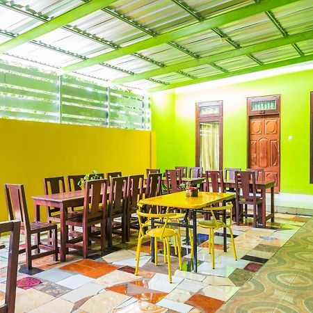 Super Oyo 1682 Greenia Hotel Kupang  Extérieur photo