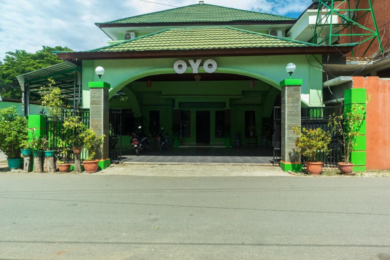 Super Oyo 1682 Greenia Hotel Kupang  Extérieur photo